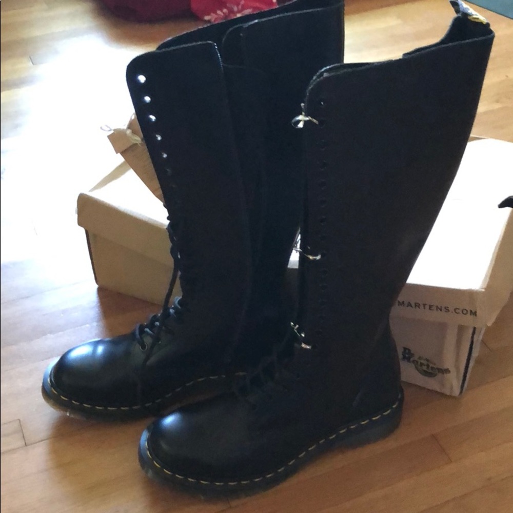 Doc Martens 20 hole Classic Combat Boot